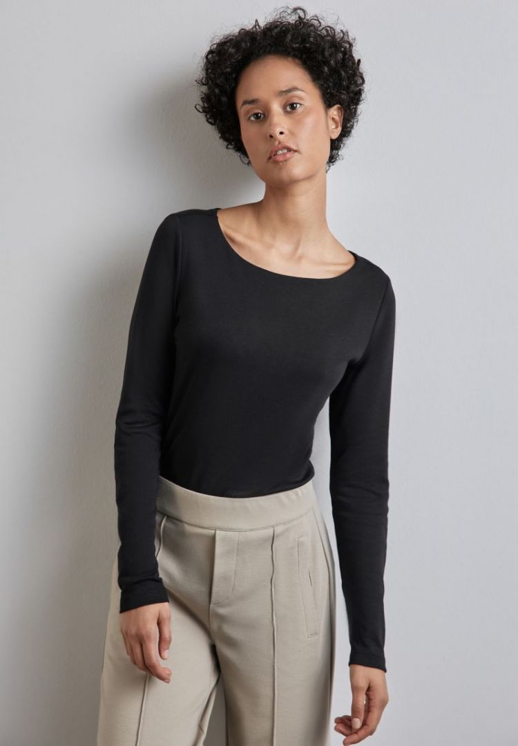 10001 Black