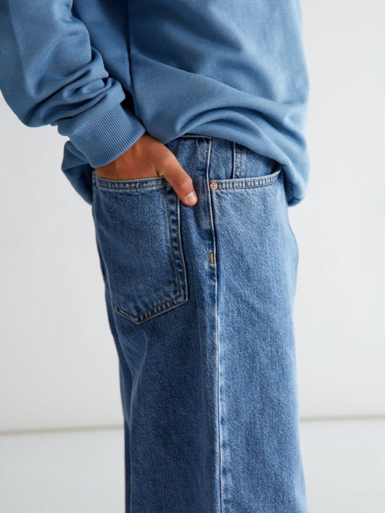 Male Mid Blue 0568