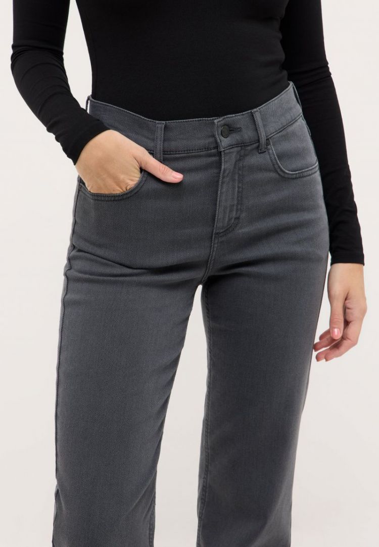  12 grey