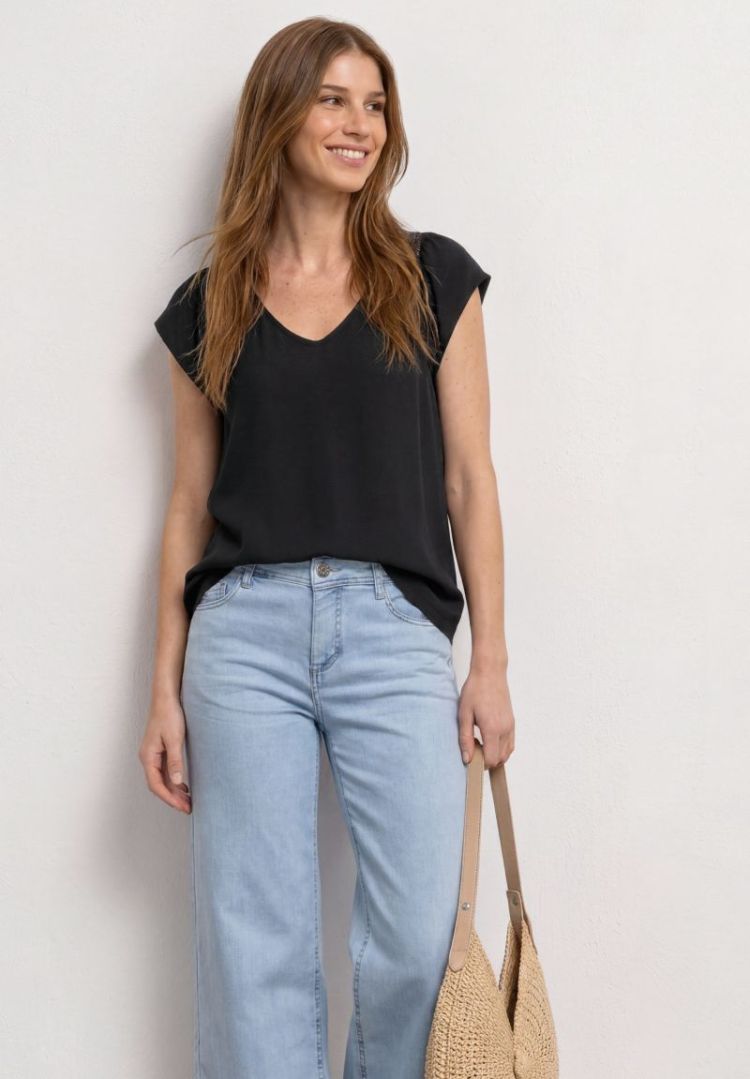 10001 Black