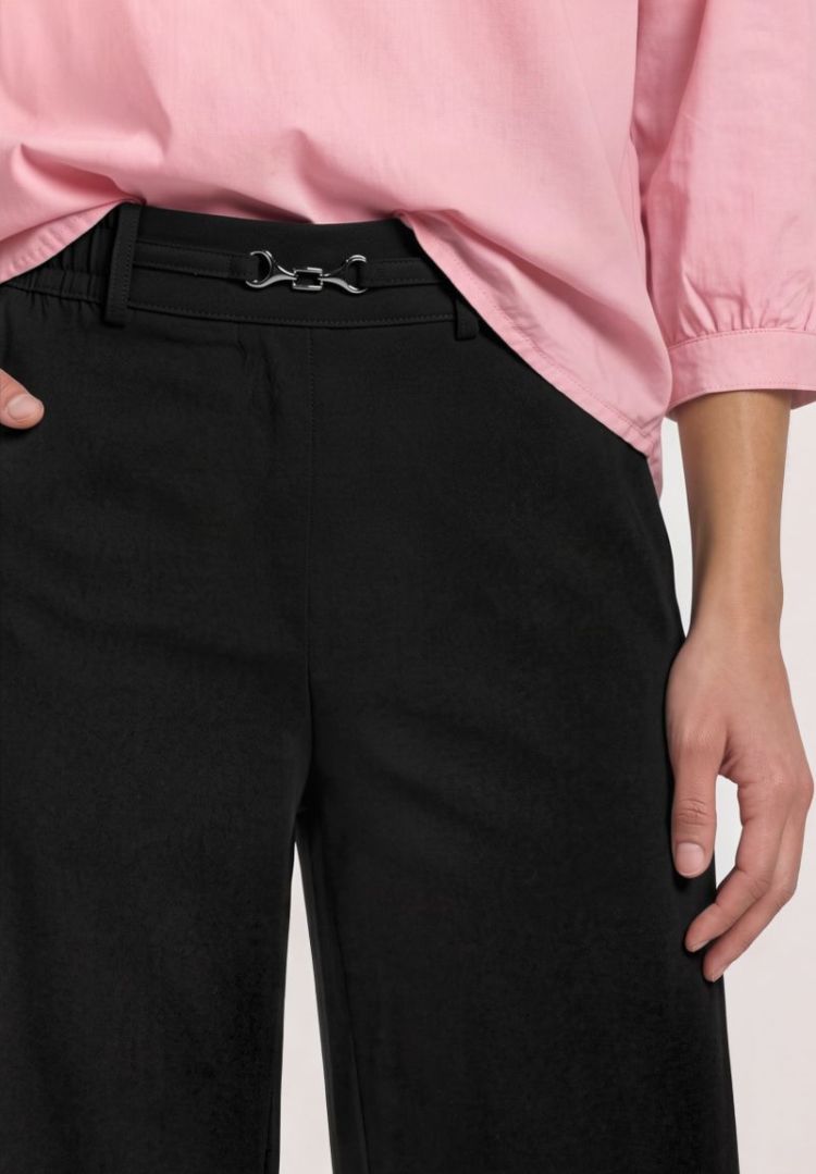  10001 Black