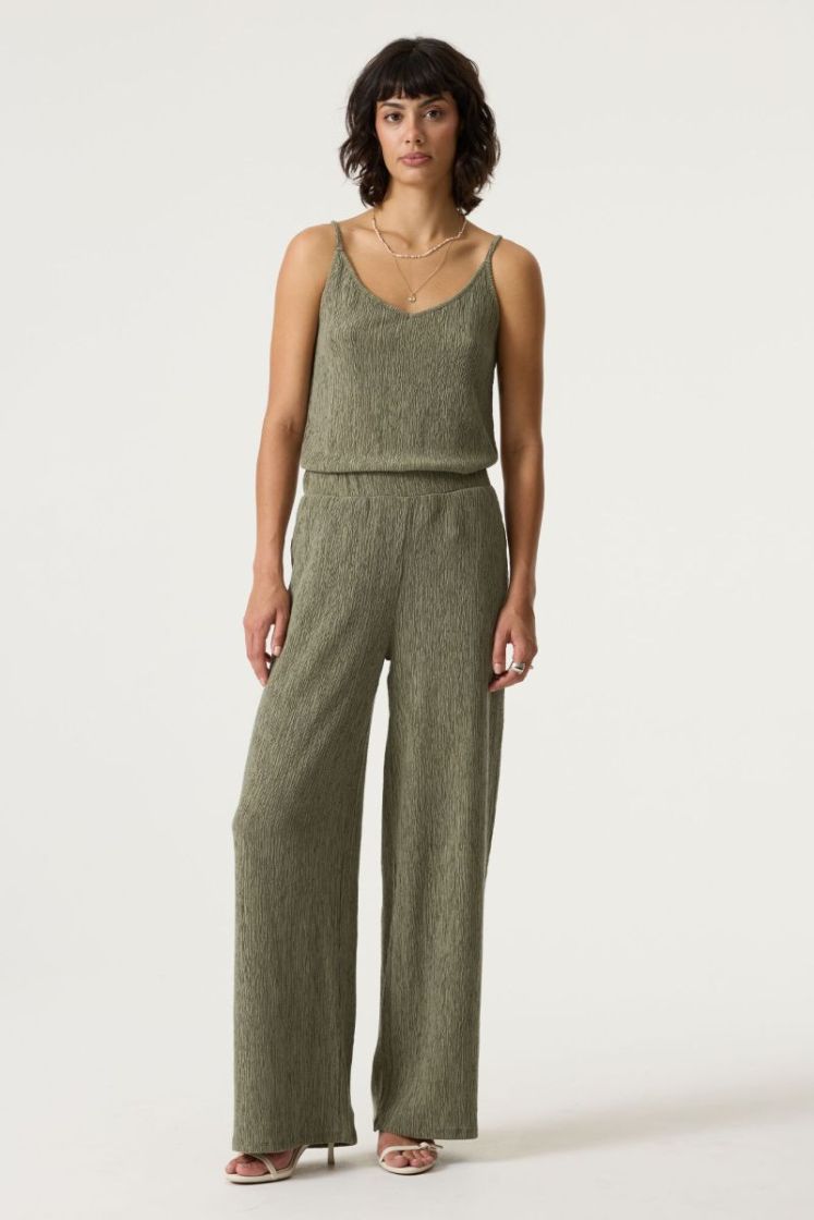  9945-olive bree