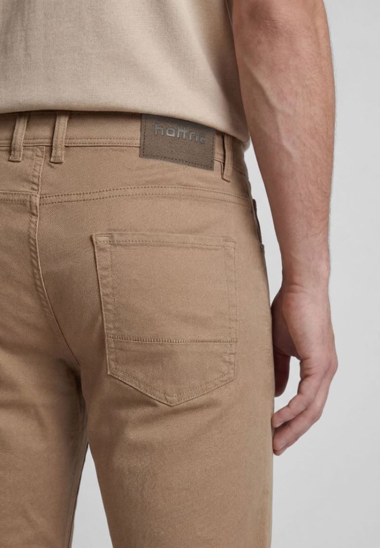  13 BEIGE