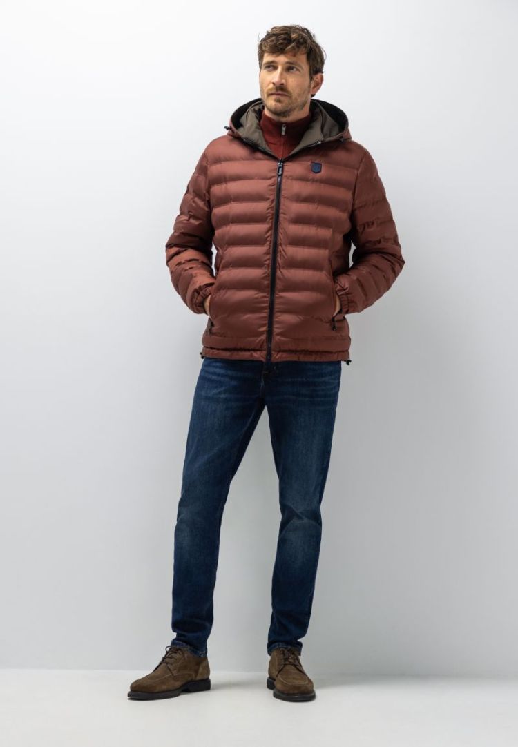  8942 donkerbrui