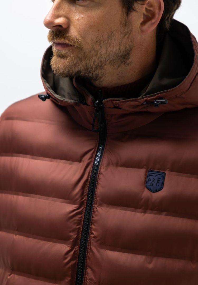  8942 donkerbrui