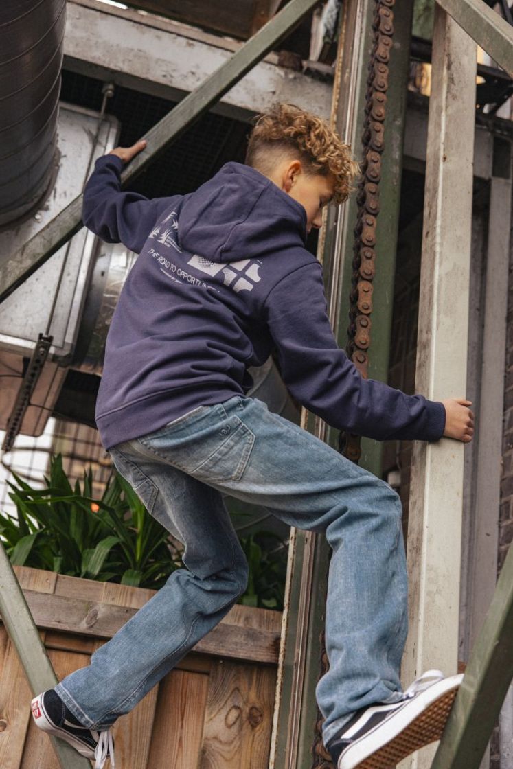 Boy 6541 Dusty Dark