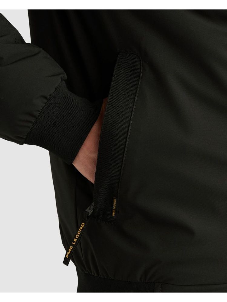 9067 Jet Black