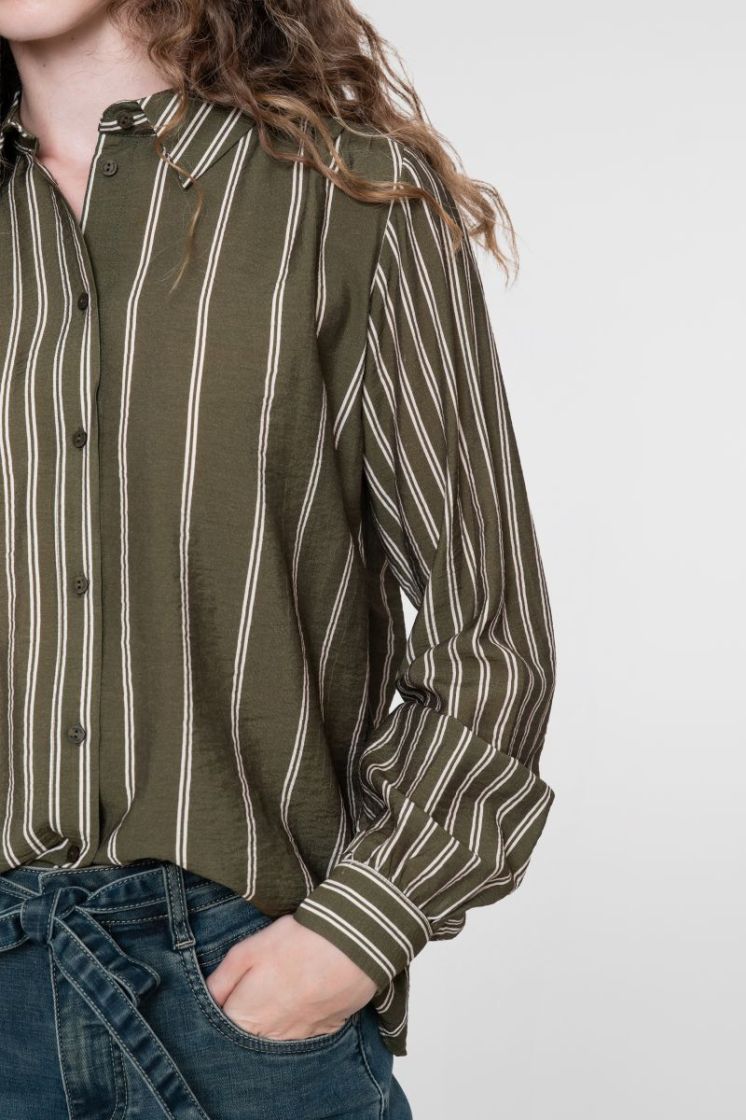 000560 olive